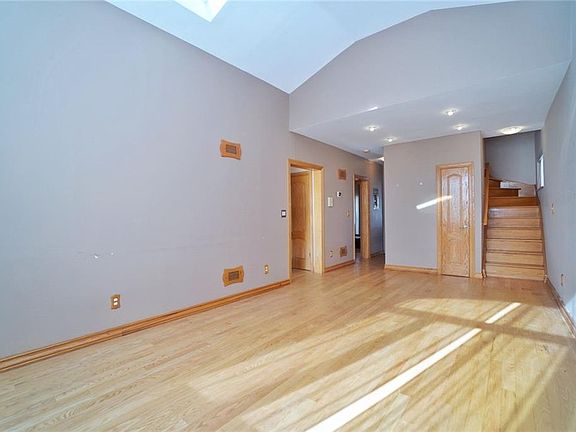 5th image of 3719 Mermaid Ave #2B