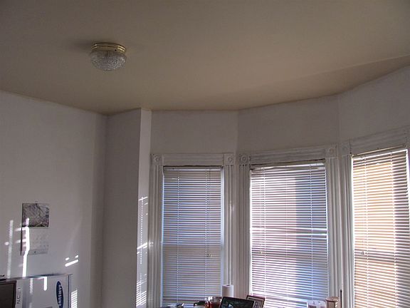 4th image of 162 Lexington Ave
