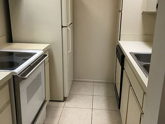 5th image of 4411 Shady Terrace Ln APT 105