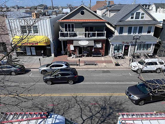 4th image of 921 Asbury Ave Unit B