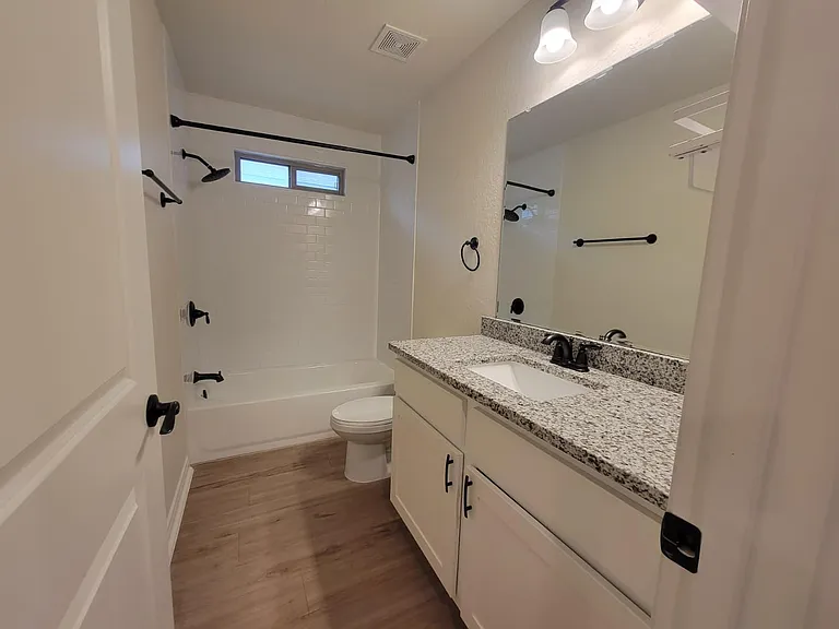 2318 Tulipwood Cv #101 — Photo 15