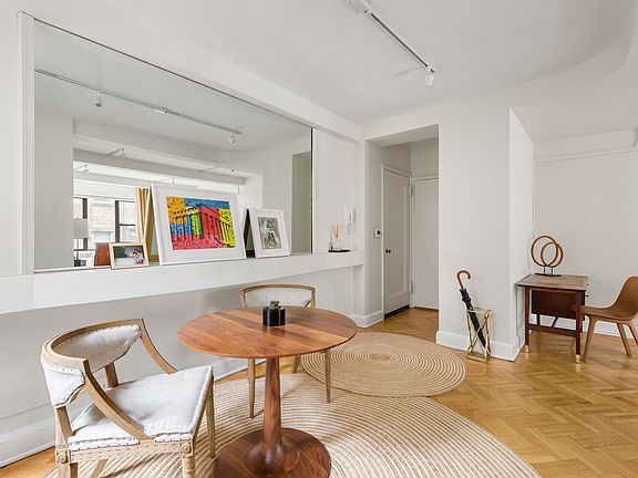 4th image of 44 E 67th St APT 6D