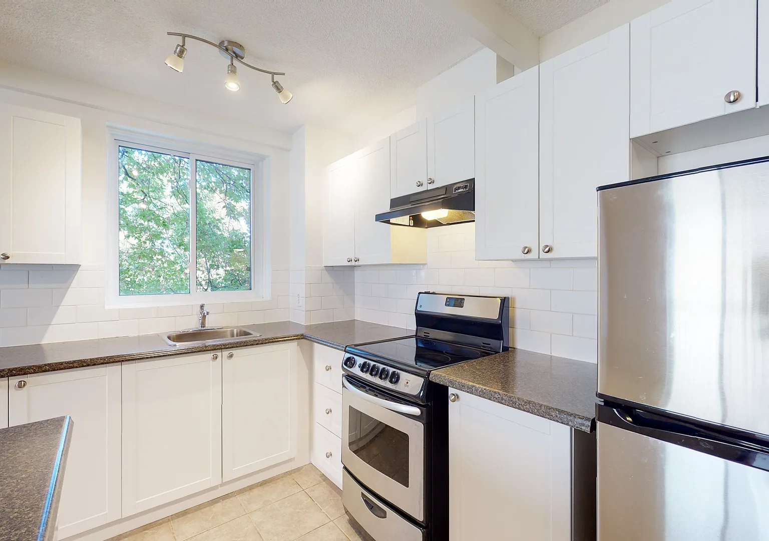 10 Burnside Ave. — Photo 3