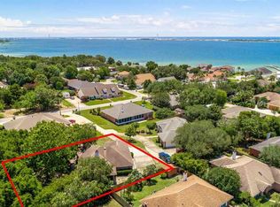 2063 Riviera Ln S, Navarre, FL 32566