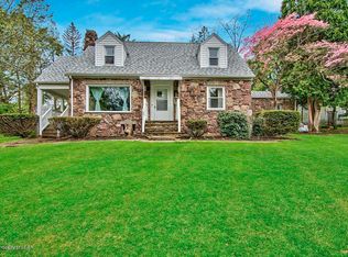 43 Sunset Ave, Dallas, PA 18612