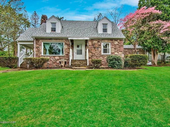 43 Sunset Ave, Dallas, PA 18612