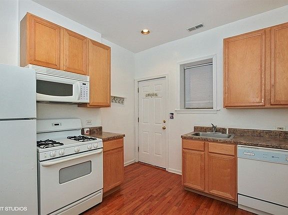 4th image of 4210 S King Dr APT 2E