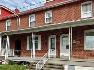 136 W Poplar St, Fleetwood, PA 19522