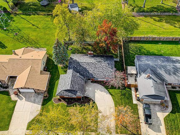 2nd image of 5622 Martys Hill Pl