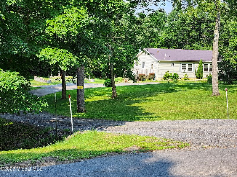 4th image of 124 Arlene Avenue