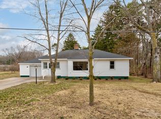 15769 Mercury Dr, Grand Haven, MI 49417