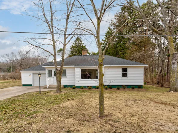 15769 Mercury Dr, Grand Haven, MI 49417