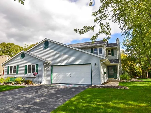 W196N11406 Shadow Wood DRIVE #2, Germantown, WI 53022
