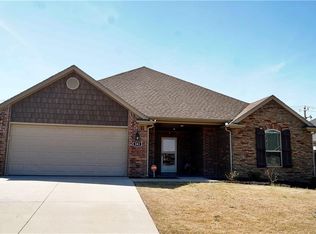 381 Holly St, Centerton, AR 72719