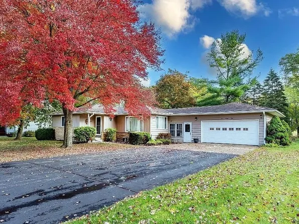 221 S Clubview Dr, Ypsilanti, MI 48197