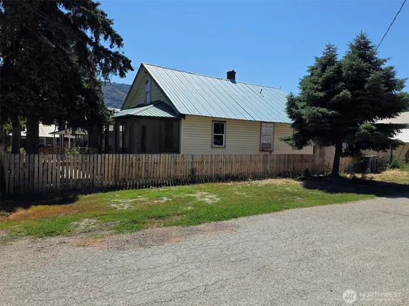 322 14th Avenue, Oroville, WA 98844