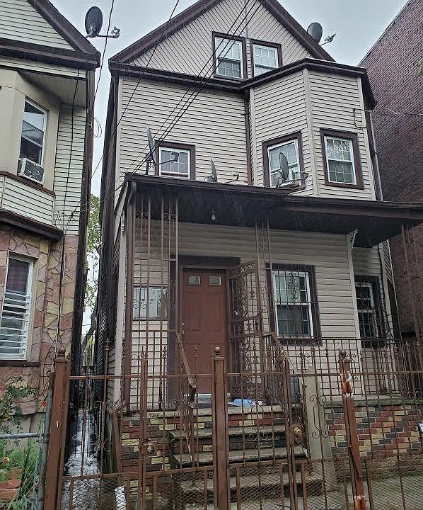 1st image of 249 N 6th St #1