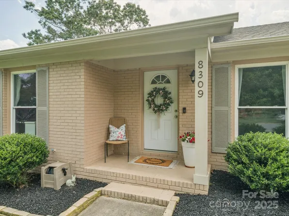 8309 Wynnview Rd, Indian Trail, NC 28079