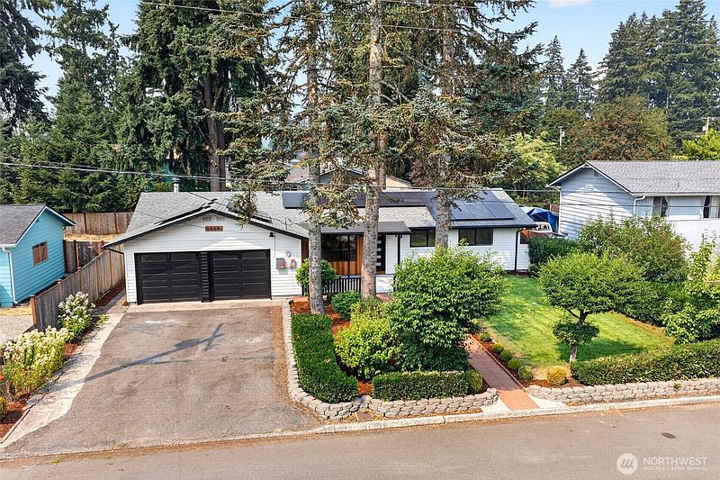 4th image of 3035 18th Street SE