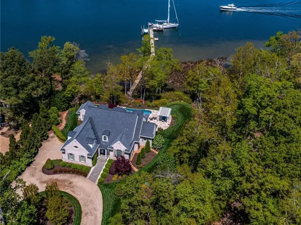 596 Yopps Cove Rd, White Stone, VA 22578