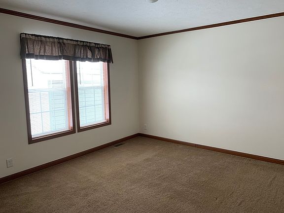 5th image of 9800 Bloomsbury Cir #81