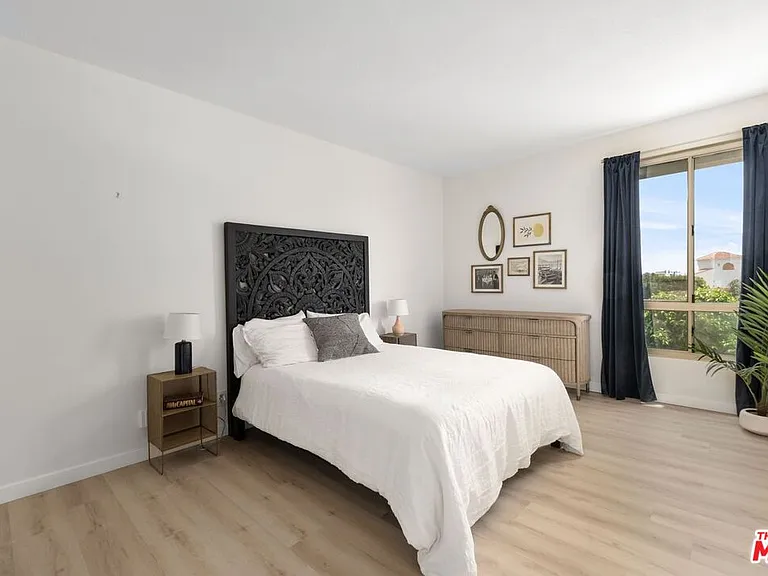 8960 Cynthia St #208 — Photo 17