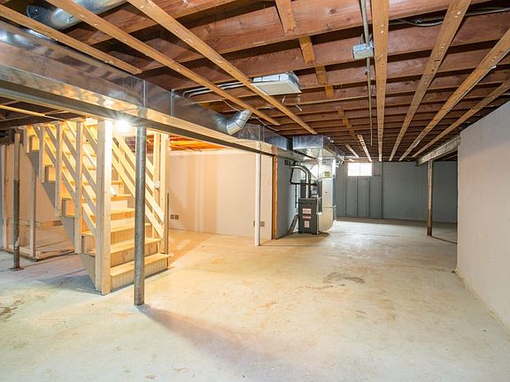 5th image of 63 S Midland Ave