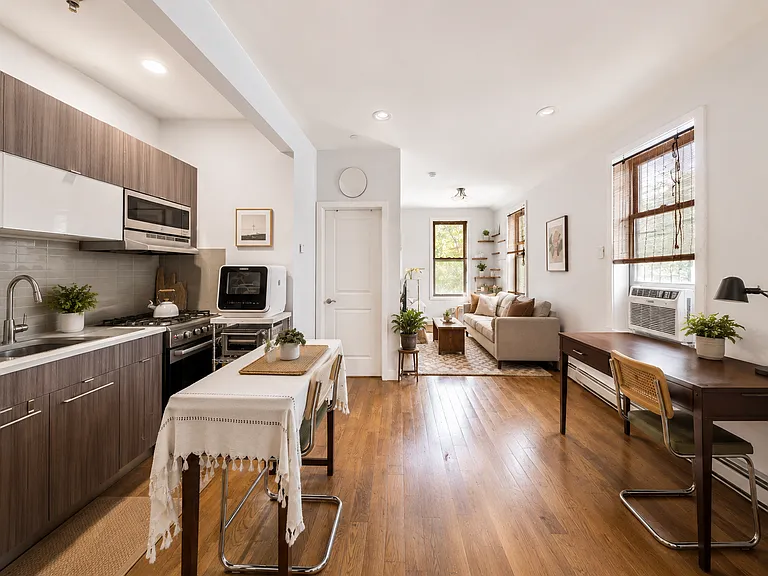 321 Eldert St #4B — Photo 3