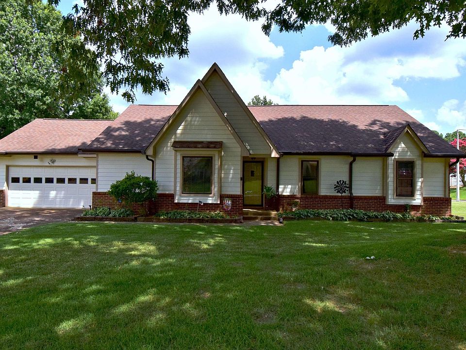 1st image of 966 Pheasant Hollow Dr