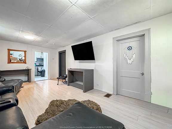 2nd image of 1037 Howard Ave