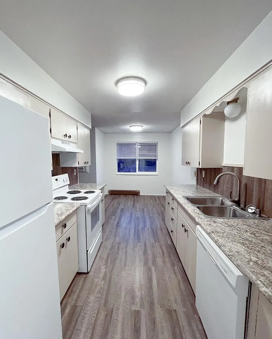 113 E Golgotha St — Photo 2
