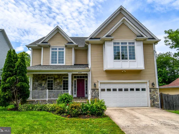1924 Leonard Rd, Falls Church, VA 22043
