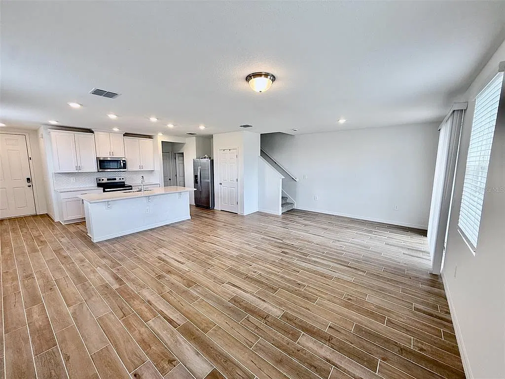 3 bed, 2.5 bath, 1798 sqft, $2,250 — Photo 4
