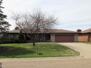 2411 Ridgeway Ave, Oskaloosa, IA 52577
