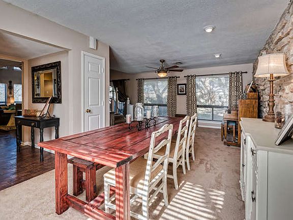 3rd image of 4910 Hillcrest Dr