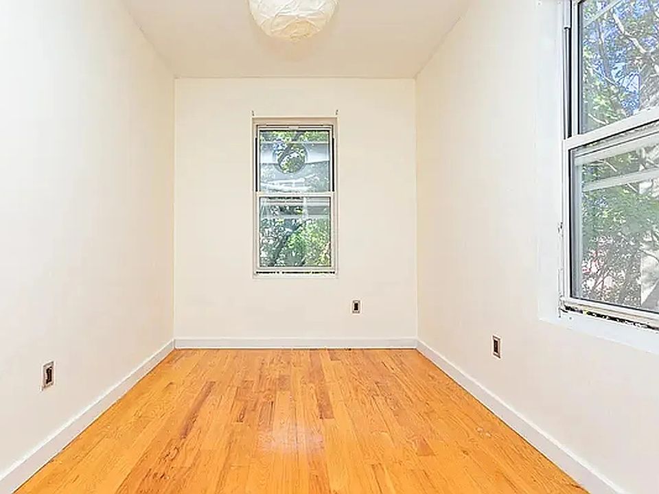 2nd image of 809 Park Pl #2C