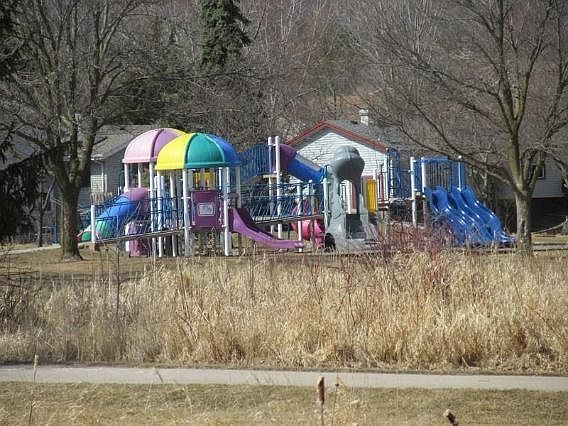 3rd image of 1806 N 18th Ave