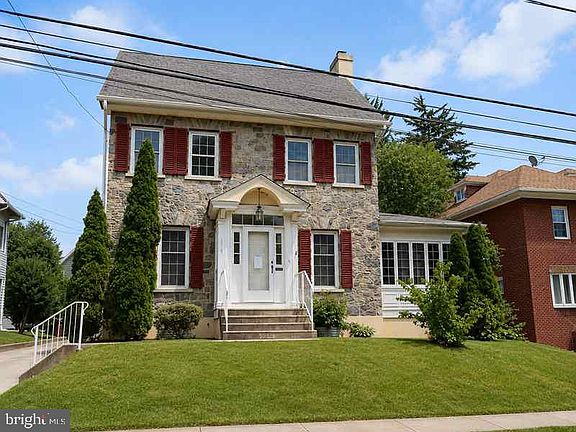 2nd image of 219 Wayne Ave