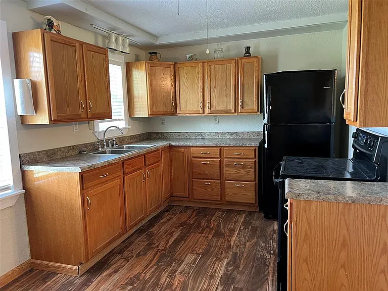2528 Private Road 5101 — Photo 30