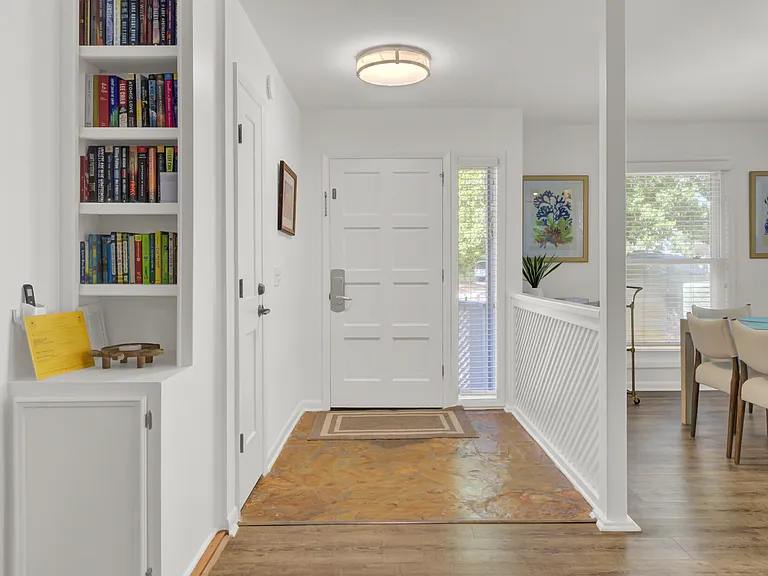 5 Lake Village Ln — Photo 19