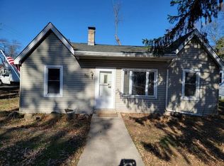 810 Southside Ave, Lakemoor, IL 60051