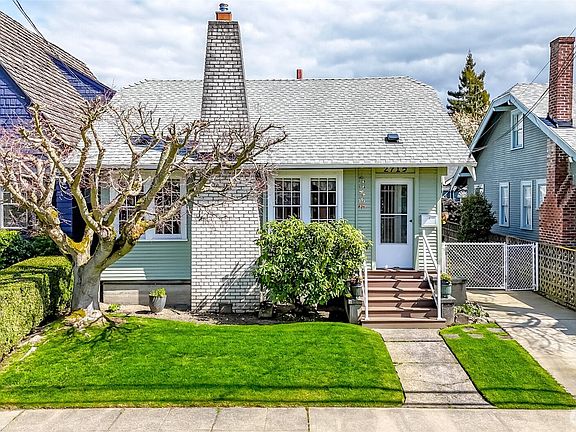 3rd image of 2715 N Alder Street