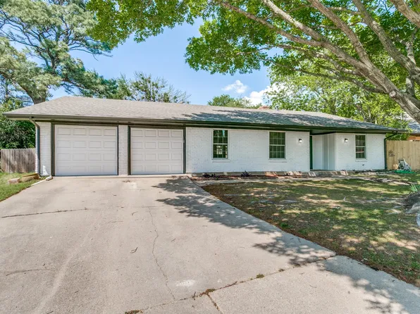 933 Charleston Ct, Bedford, TX 76022