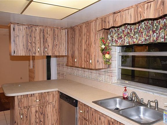4th image of 521 Garden Heights Dr