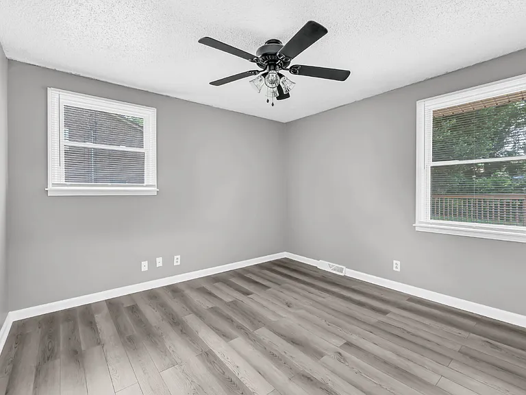 409 Christopher Dr — Photo 19