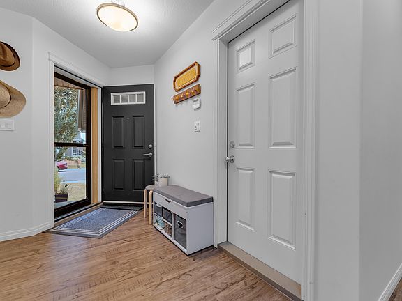 4th image of 5128 20th Ave SW