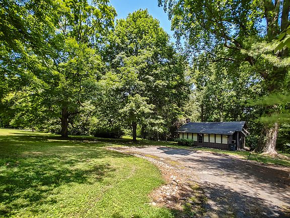2nd image of 1346 Belmeade Dr