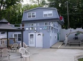 106 E Gull Lake Dr, Augusta, MI 49012