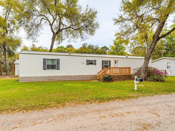 3 Shamrock Rd, Saint Helena Island, SC 29920