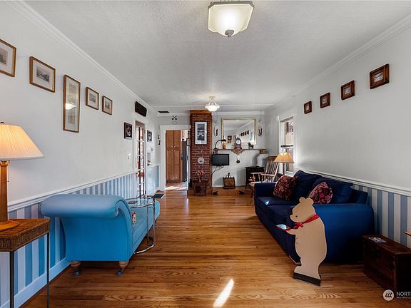 3rd image of 1049 Central Street SE